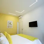 Sun&city - Station Bed and Breakfast Νάπολη