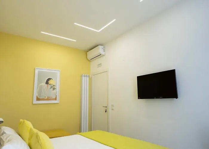 Sun&city - Station Bed and Breakfast Νάπολη