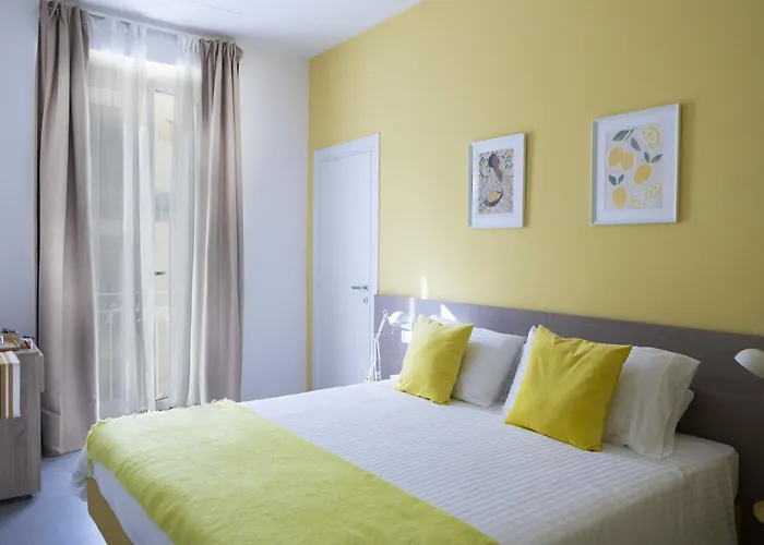 Sun&city - Station 4* Νάπολη